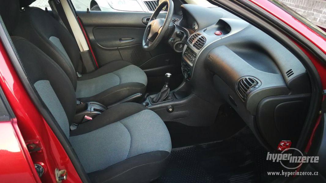 Peugeot 206 1.4i 55kW - foto 6