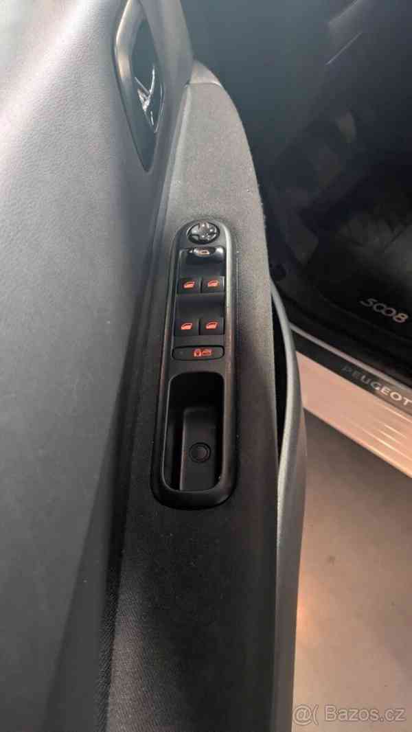 Peugeot 5008 2,0   Hdi , r.v.2013 - foto 9