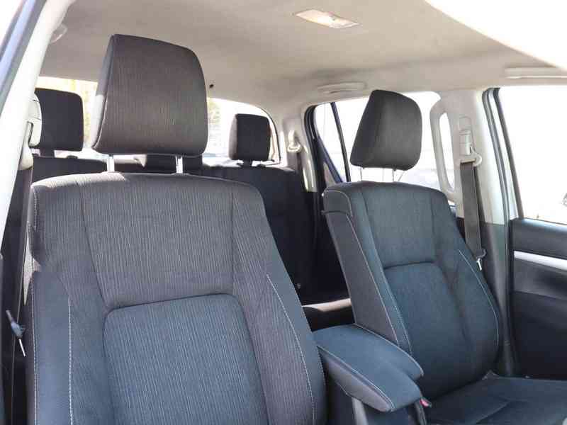 Toyota Hilux 2,4D4D Double Cab Duty Comfort 4x4 110kw - foto 11