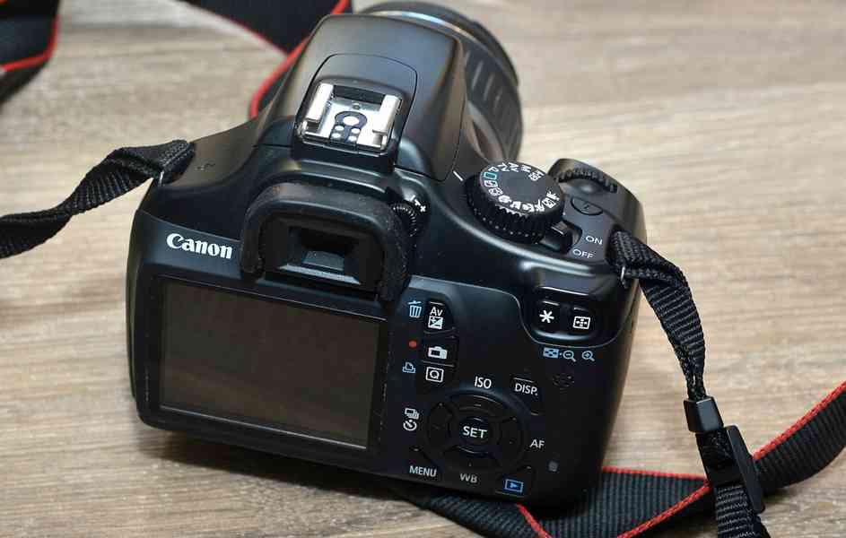 Canon EOS 1100D + EFS 18-55mm *brašna* 8800 Exp. - foto 5