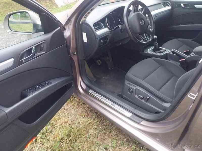 Škoda Superb 2,0 103 KW navi ,Xenon, tažné - foto 9
