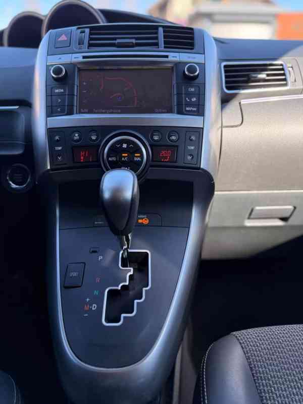 Toyota Verso Executive 1.8i Aut. benzín 108kw - foto 28