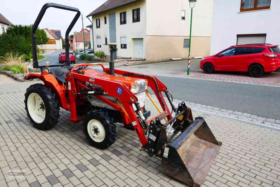 Traktor Kubota L 2002 DT - foto 4