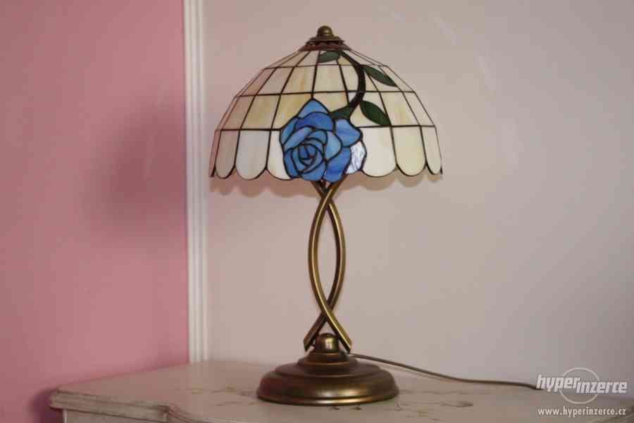 Tiffany stolní lampa