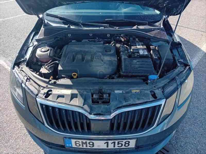 Škoda Octavia 1,6   III - foto 8
