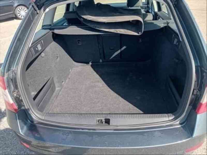 Škoda Octavia 1,6   III - foto 5