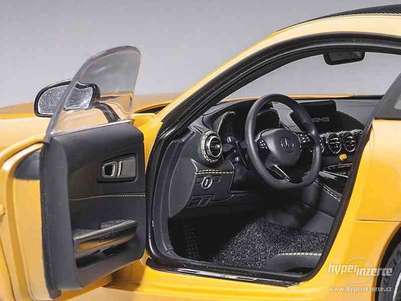 Mercedes AMG GTR 2017 1:18 yellowmetallic AUTOart - foto 7