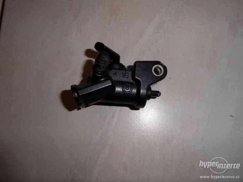 Radiální pumpa Brembo přední brzdy Yamaha YZF-R1 - foto 4
