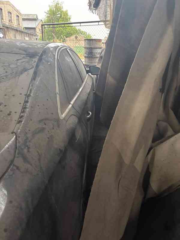AUDI A8 /R.V.2011 3,0 TDI-- NAJETO 350XXX - foto 8