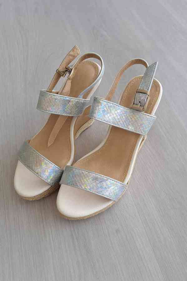 5 x luxusní sandály na platformě - foto 5