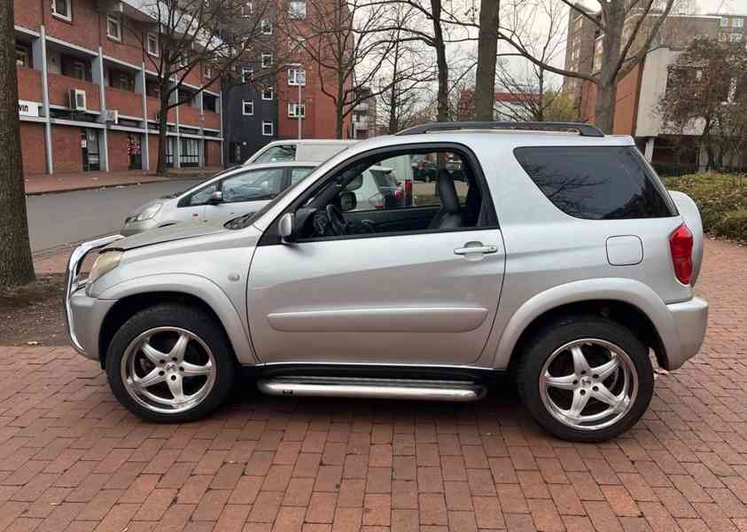 Toyota RAV 4 2,0i 4x4 benzín 110kw - foto 1