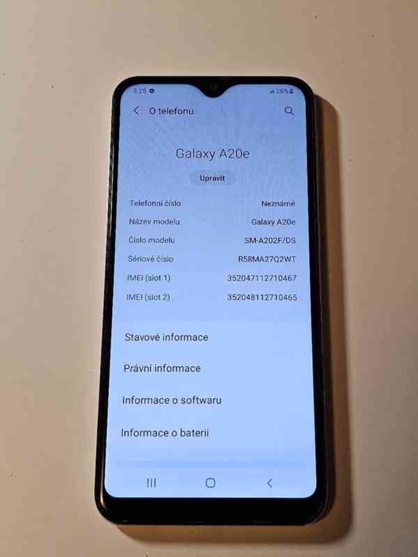 Mobiní telefon Samsung Galaxy A20e - foto 4