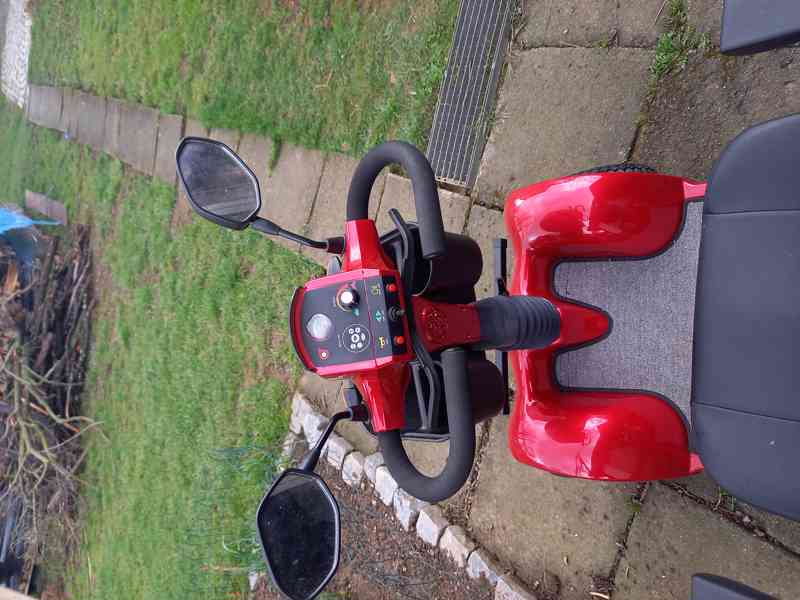 Prodám zánovní elektrický vozík - skútr pro seniory - foto 6