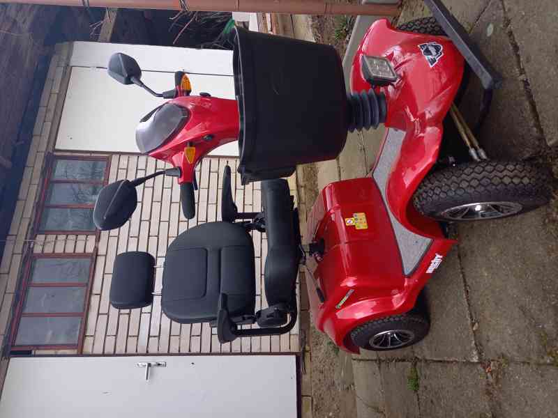 Prodám zánovní elektrický vozík - skútr pro seniory - foto 3