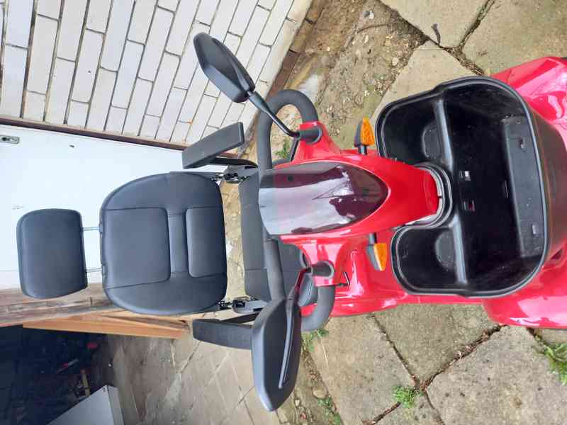 Prodám zánovní elektrický vozík - skútr pro seniory - foto 9