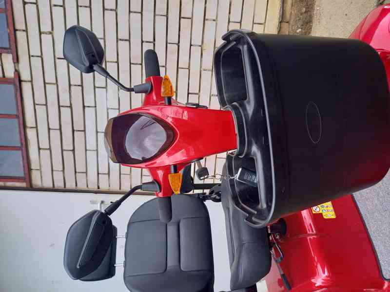 Prodám zánovní elektrický vozík - skútr pro seniory - foto 8