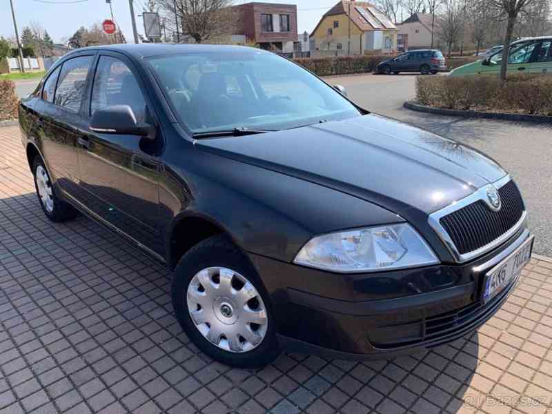 Škoda Octavia 1,6   Mpi - foto 1