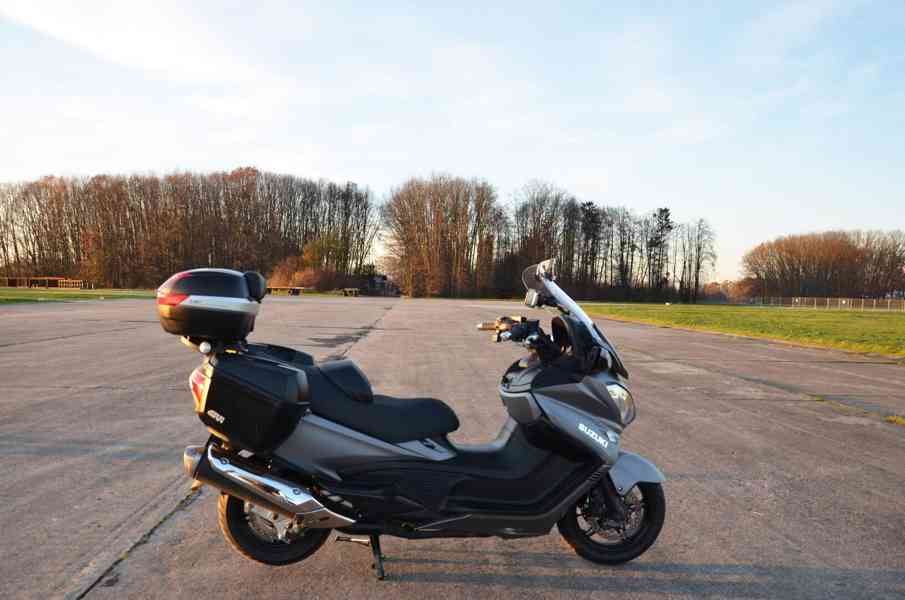 Suzuki AN 650 Burgman Executive, naj. 15 tkm, původ ČR  - foto 2