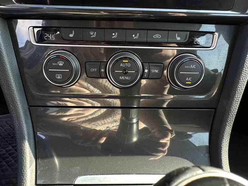 Volkswagen Golf 1.5 TSi 110kW/1MAJ/ČR/DPH - foto 35