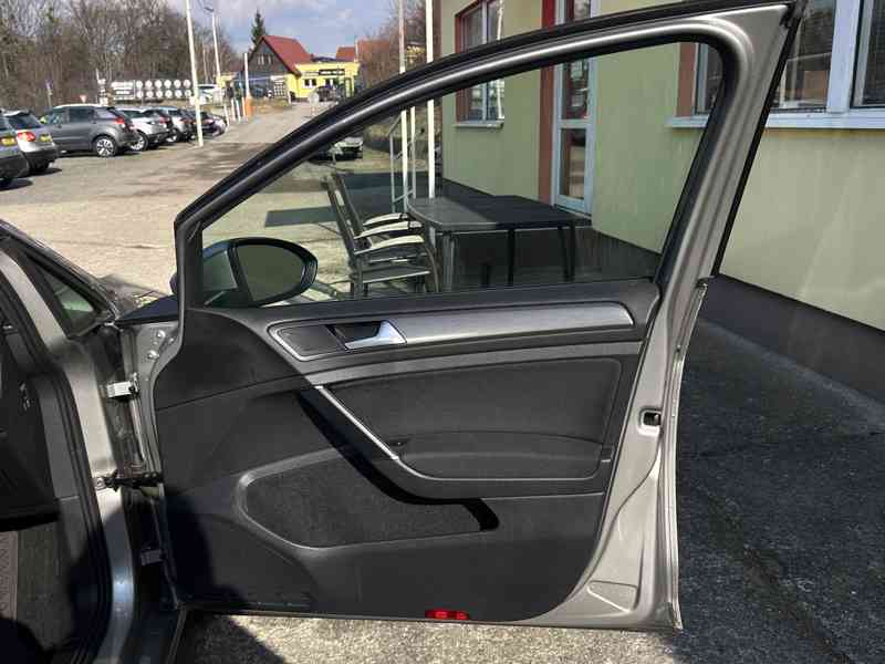 Volkswagen Golf 1.5 TSi 110kW/1MAJ/ČR/DPH - foto 22