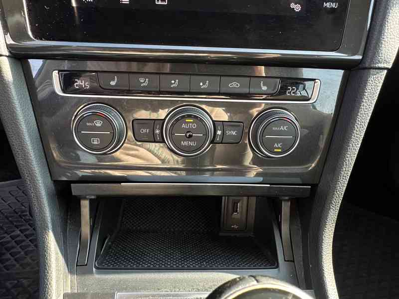 Volkswagen Golf 1.5 TSi 110kW/1MAJ/ČR/DPH - foto 36