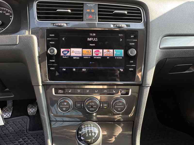 Volkswagen Golf 1.5 TSi 110kW/1MAJ/ČR/DPH - foto 25