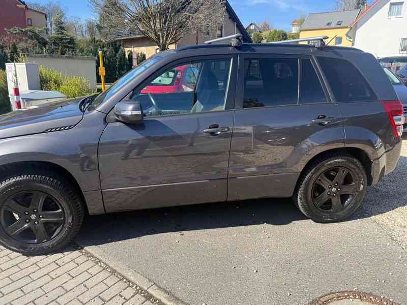 Suzuki Grand Vitara 2.4i Club benzín 124kw - foto 1