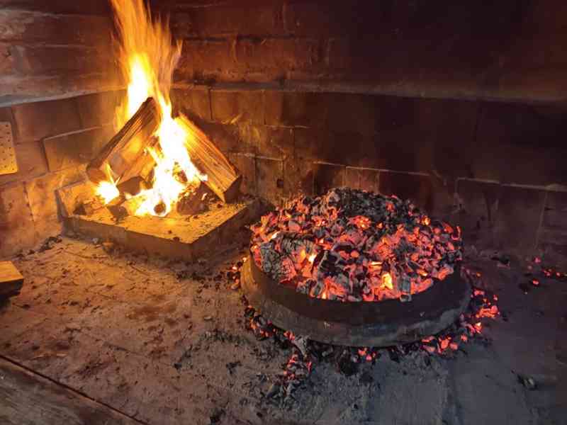 Chorvatská PEKA - příprava pokrmů v ohni - foto 7