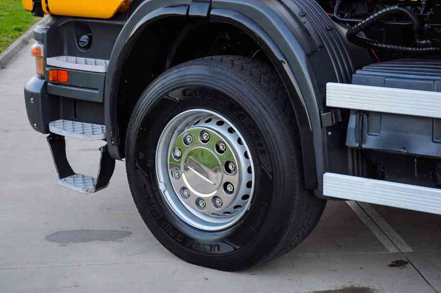 SCANIA P380 6X4 SKLÁPĚČ / VYKLÁPĚČ + HYDRAULICKÁ RUKA EURO4 - foto 32