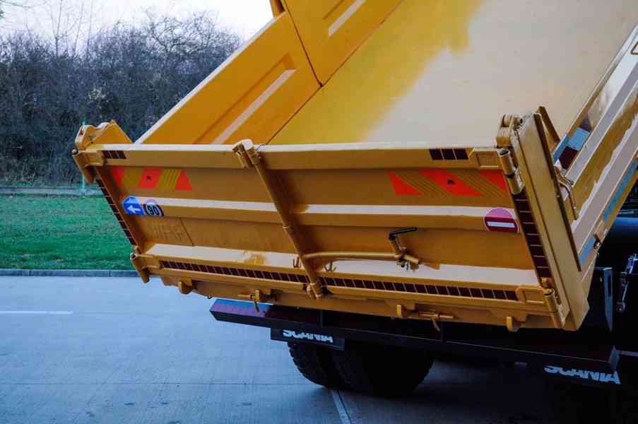 SCANIA P380 6X4 SKLÁPĚČ / VYKLÁPĚČ + HYDRAULICKÁ RUKA EURO4 - foto 100