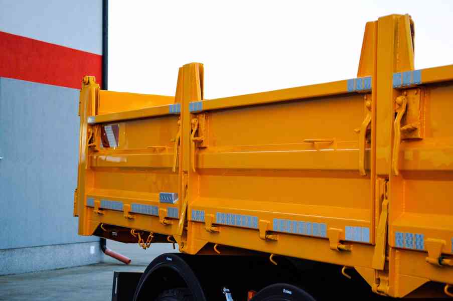 SCANIA P380 6X4 SKLÁPĚČ / VYKLÁPĚČ + HYDRAULICKÁ RUKA EURO4 - foto 14