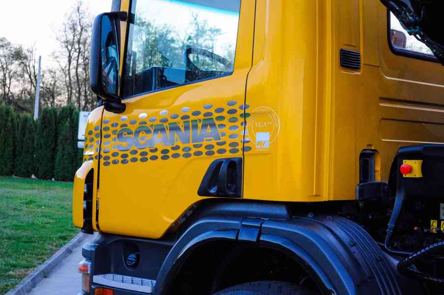 SCANIA P380 6X4 SKLÁPĚČ / VYKLÁPĚČ + HYDRAULICKÁ RUKA EURO4 - foto 33