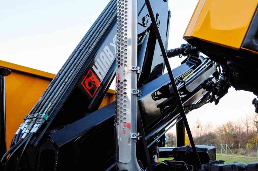 SCANIA P380 6X4 SKLÁPĚČ / VYKLÁPĚČ + HYDRAULICKÁ RUKA EURO4 - foto 81