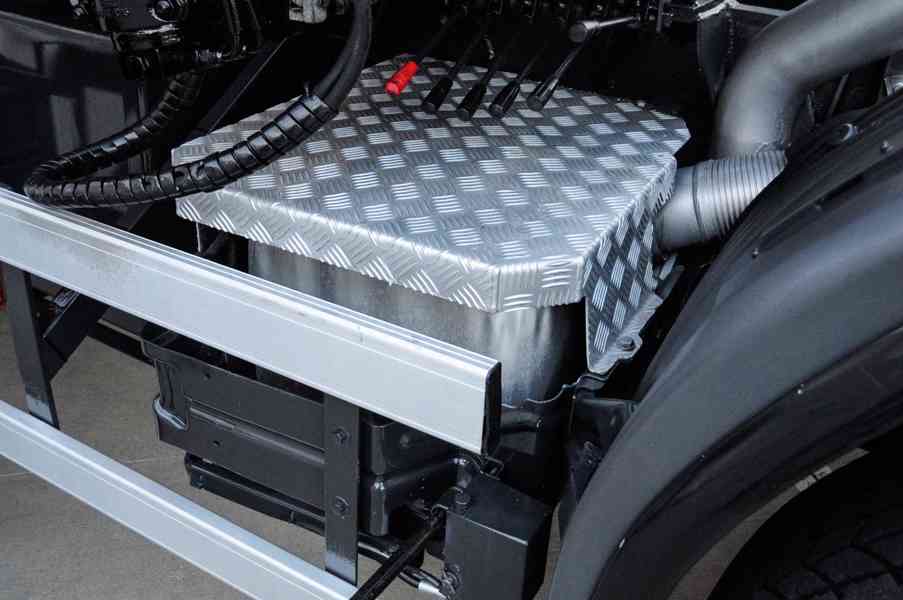 SCANIA P380 6X4 SKLÁPĚČ / VYKLÁPĚČ + HYDRAULICKÁ RUKA EURO4 - foto 70