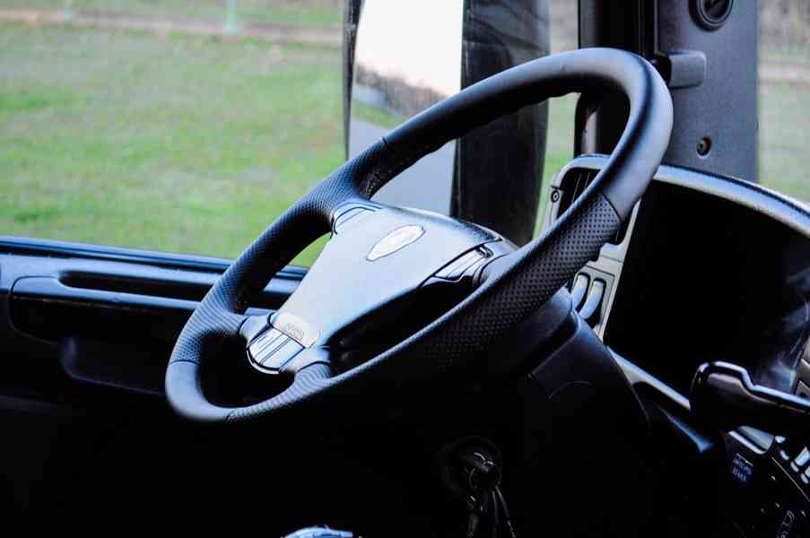 SCANIA P380 6X4 SKLÁPĚČ / VYKLÁPĚČ + HYDRAULICKÁ RUKA EURO4 - foto 54