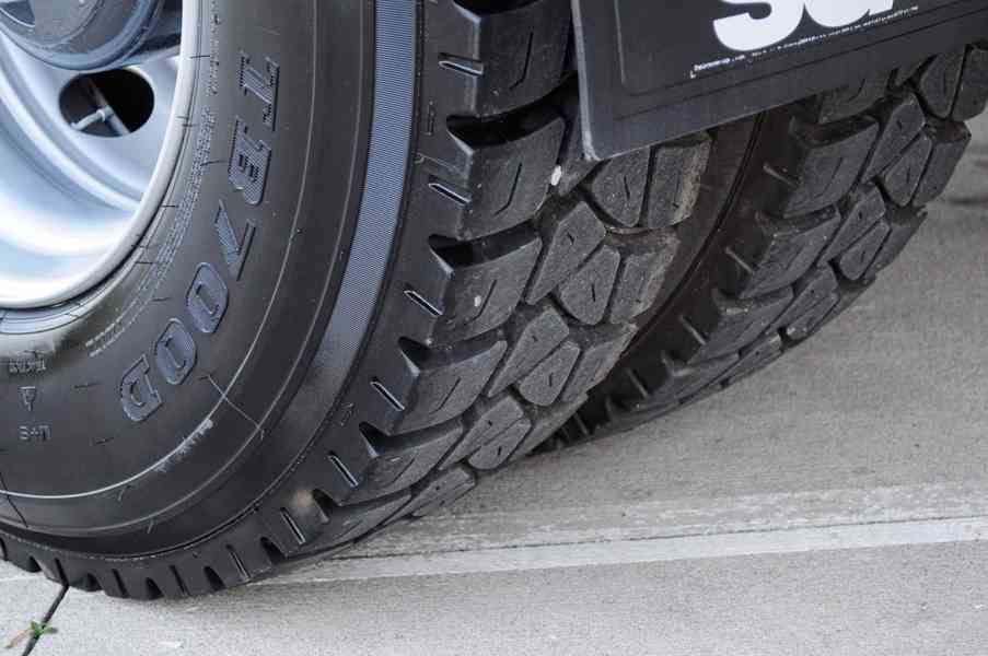 SCANIA P380 6X4 SKLÁPĚČ / VYKLÁPĚČ + HYDRAULICKÁ RUKA EURO4 - foto 27