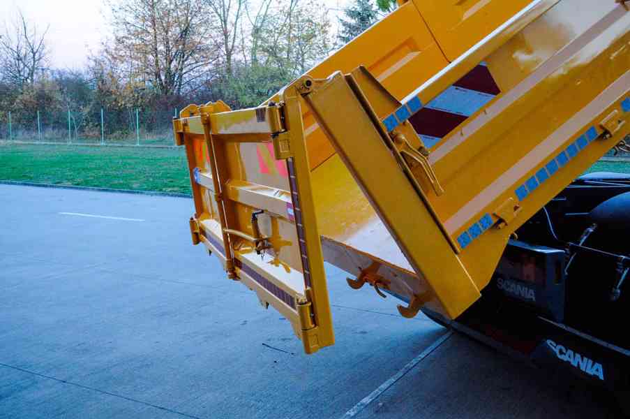 SCANIA P380 6X4 SKLÁPĚČ / VYKLÁPĚČ + HYDRAULICKÁ RUKA EURO4 - foto 101