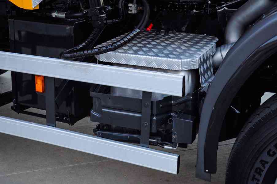 SCANIA P380 6X4 SKLÁPĚČ / VYKLÁPĚČ + HYDRAULICKÁ RUKA EURO4 - foto 12