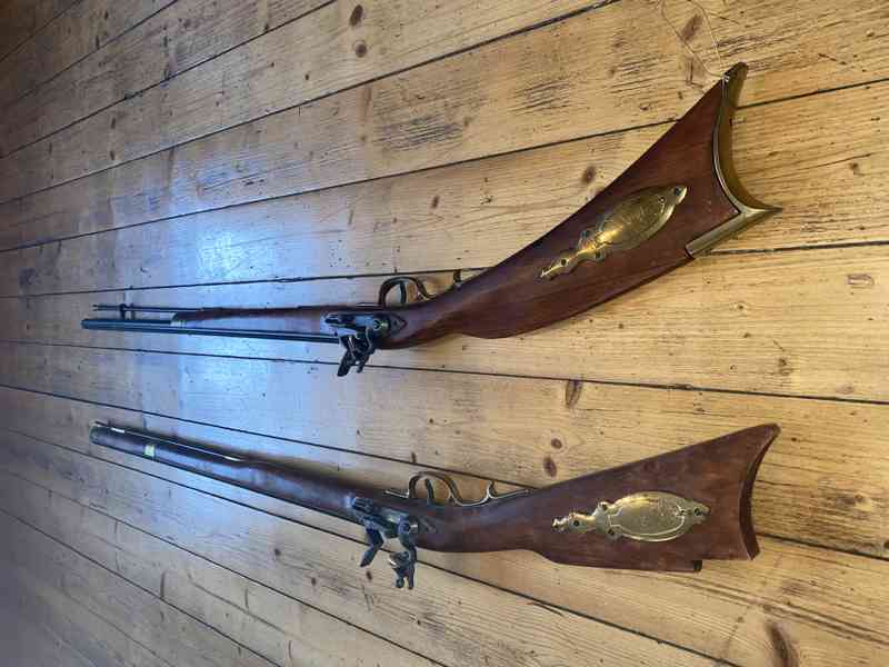 Pušky Hawken Target křesadlová, nefunkční replika Amerických - foto 3