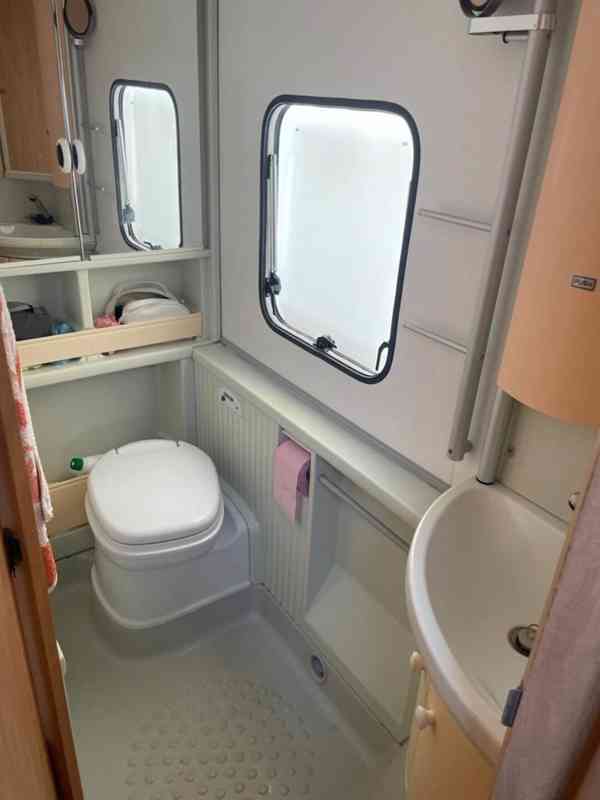 Karavan Burstner  - foto 3