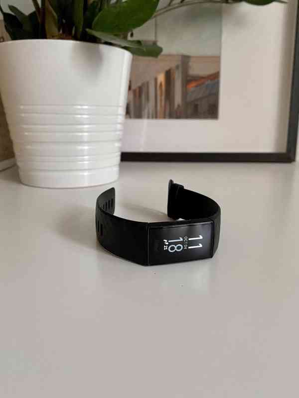 Chytré hodinky Fitbit Charge 4 - foto 4