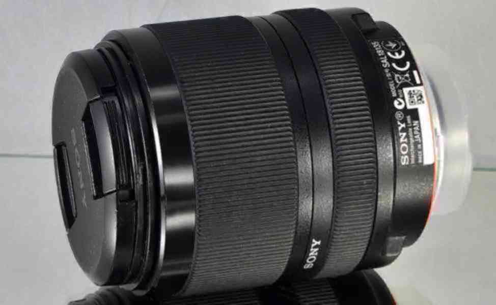 Sony DT 18-135mm 3.5-5.6 SAM **APS-C A-mount Zoom Lens* - foto 4