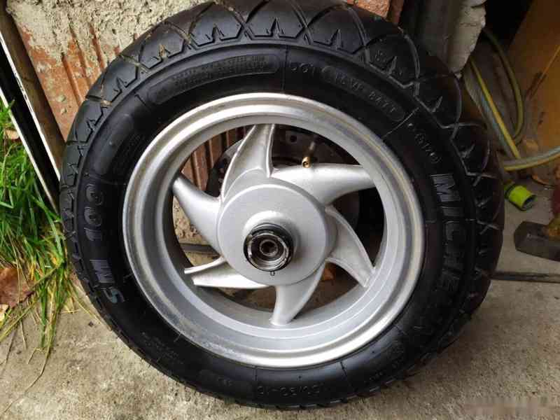 Lifan 125 skutr prodám zbytek ND-světla, kola aj. Plasty NE - foto 4