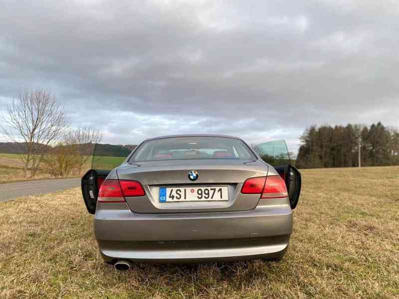 BMW 320i 125kw kupé 2007 - foto 7