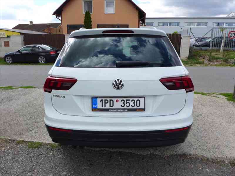 Volkswagen Tiguan 2,0 TDi 110KW NAVI APP 1.MAJ - foto 6