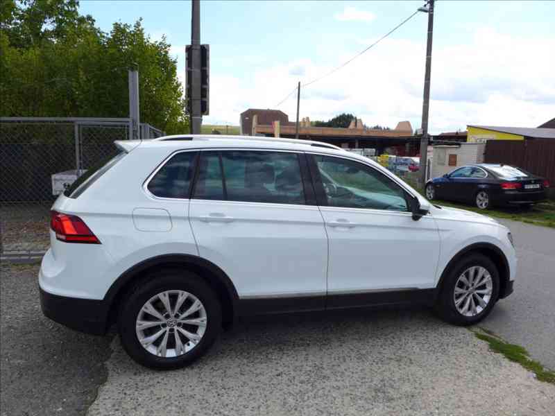 Volkswagen Tiguan 2,0 TDi 110KW NAVI APP 1.MAJ - foto 4