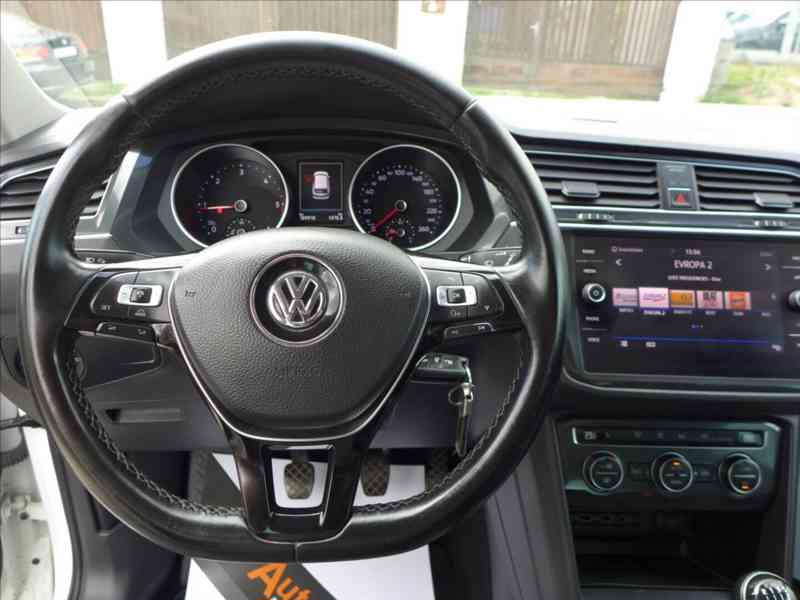 Volkswagen Tiguan 2,0 TDi 110KW NAVI APP 1.MAJ - foto 10