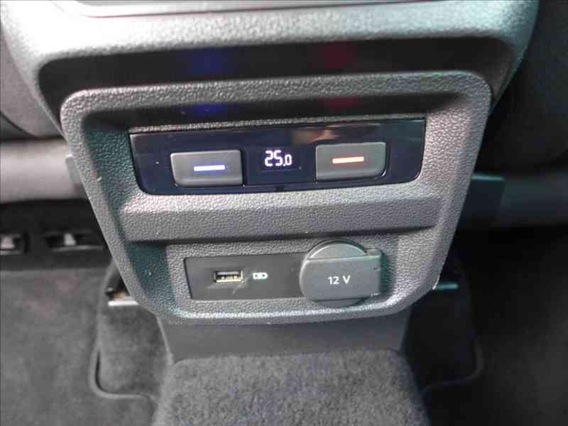 Volkswagen Tiguan 2,0 TDi 110KW NAVI APP 1.MAJ - foto 16