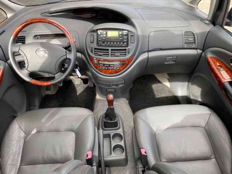 Toyota Previa 2.4i Executive benzín 115kw - foto 11