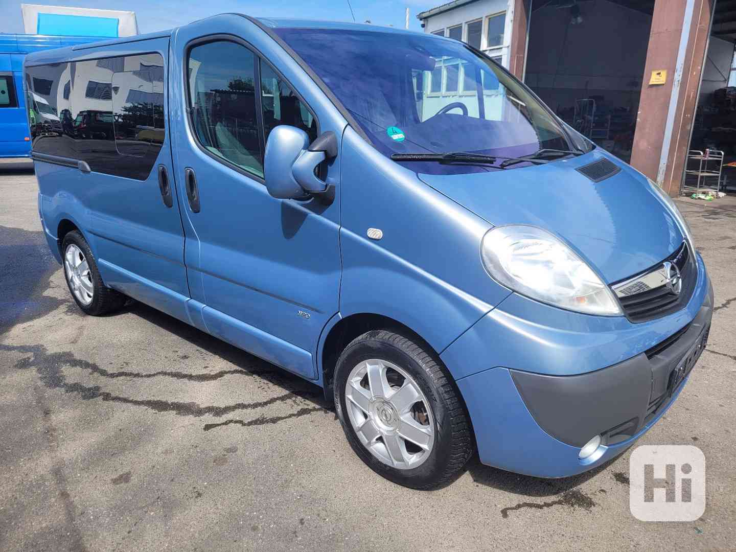 Opel Vivaro 2,0d 7 míst 84kw - foto 1